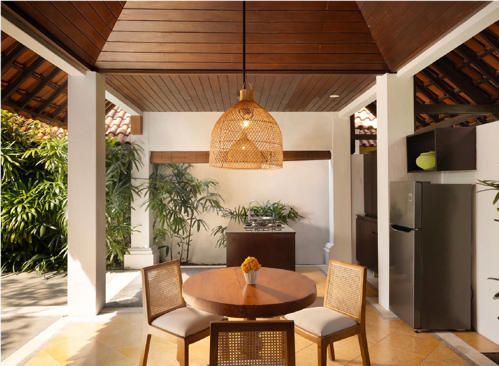 In-Villa Dining